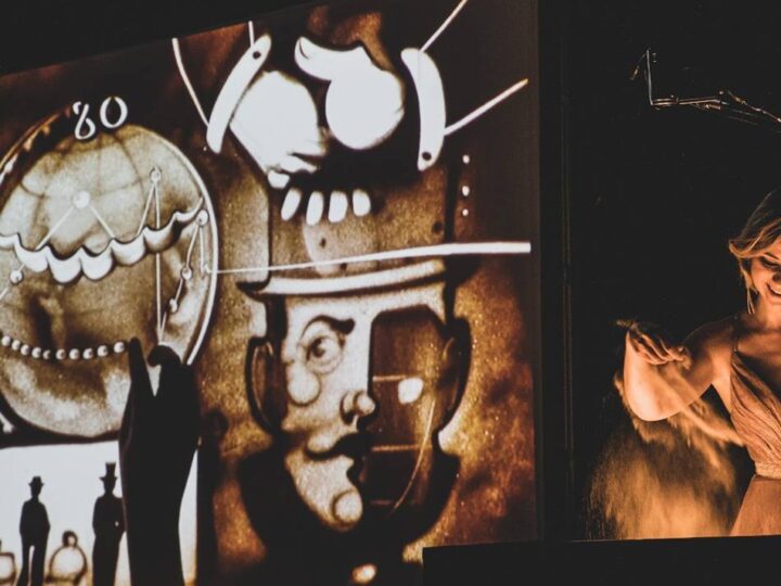 Kunst aus Sand in der Stadthalle: Die „Königin der Sandbilder“ tritt in Kleve auf