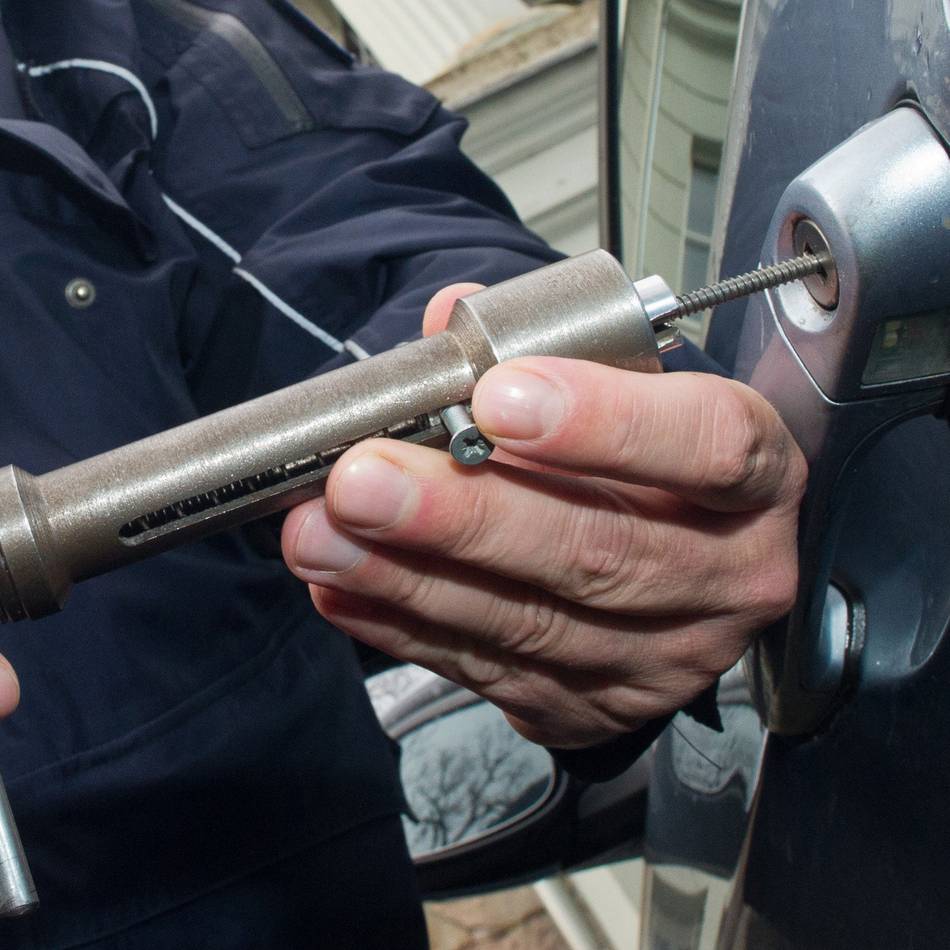 Spektakulärer Diebstahl in Weeze: Unbekannte stehlen kompletten Sattelzug samt Anhänger in Weeze