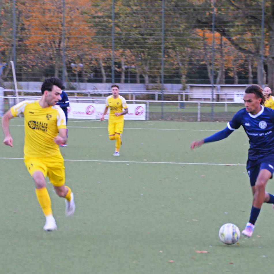 Emotionales Auswärtsspiel : Jüchen in Meerbusch wieder zu harmlos