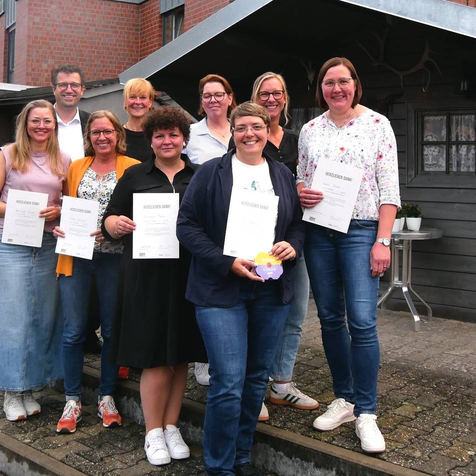 Stadtgespräche in Nettetal: Elternlotsen geehrt, Feuerwehrtreffen und Tischtennismeisterschaft