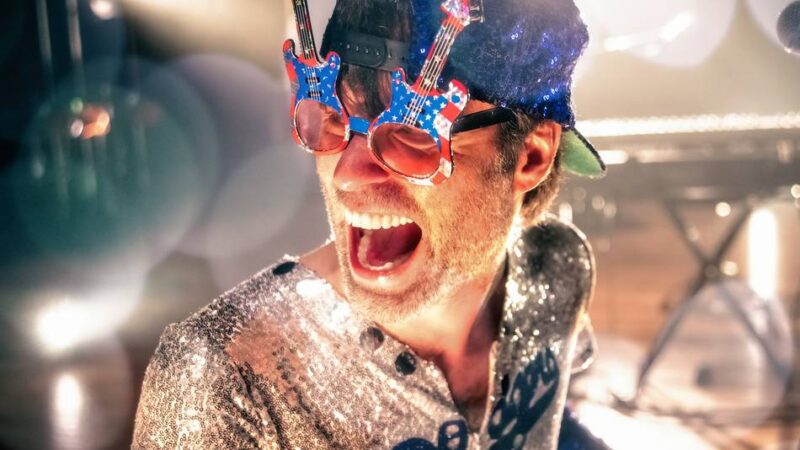 Piano-Tribute-Show in Leverkusen: „Elton & the Joels“ im Scala-Club