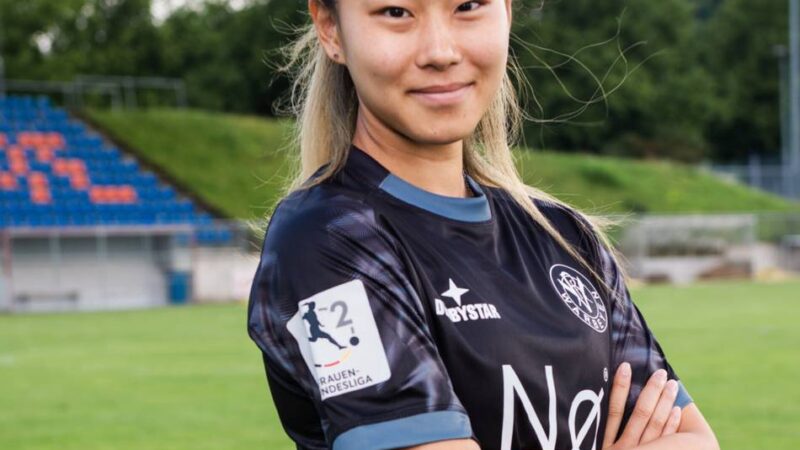 Neuzugang Akane Miyoshi: Eine Japanerin lässt den VfR Warbeyen ausflippen