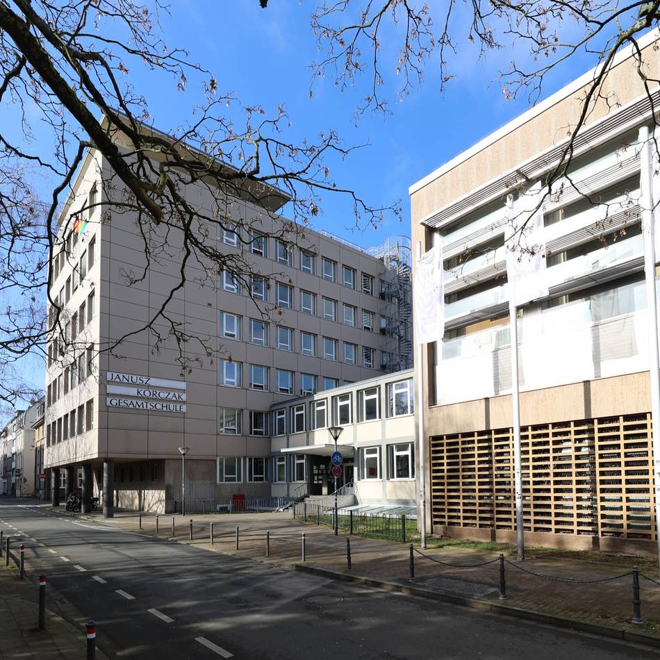„Legen uns Steine in den Weg“: Zoff ums Schulhof-Parken in Neuss