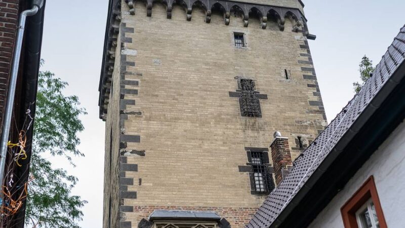 Programm in Dormagen: Führungen durch den Rheinturm in den Herbstferien