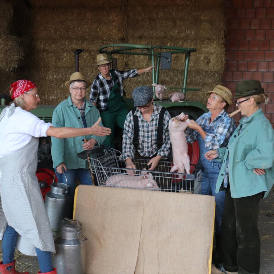 Ein Fest mit tierischen Überraschungen: Sonsbecker Landfrauen laden zum Ferkelball