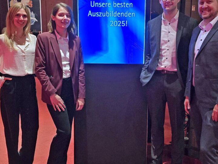 Industrie- und Handelskammer: Volksbank Oberberg stellt drei Prüfungsbeste aus den eigenen Reihen