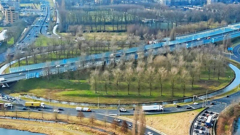 Bei Arnheim in Richtung Emmerich: Erdloch sorgt für Staus auf der Grenzautobahn A12