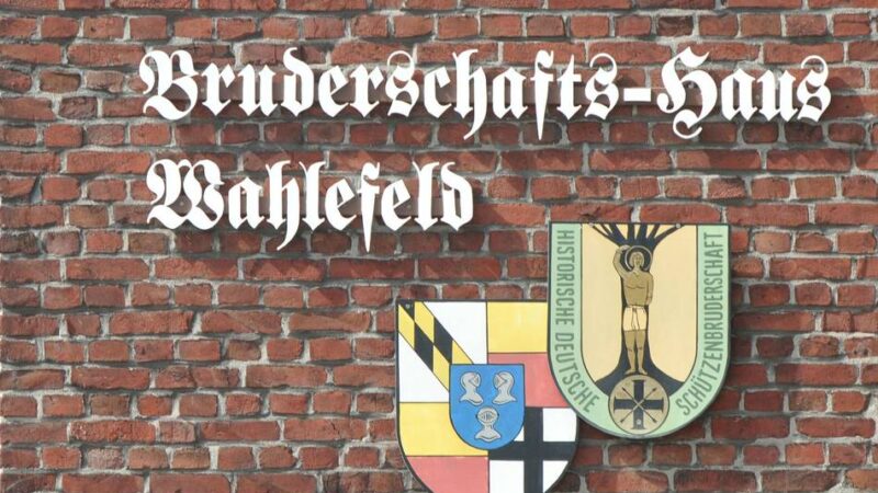 St.-Sebastianus-Bruderschaft Neersen: Erster Festkleiderbasar im Wahlefeldsaal