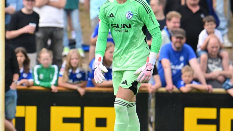 Vor Pokalspiel in Darmstadt: Geduldsprobe für Schalke-Torwart Heekeren geht wohl weiter