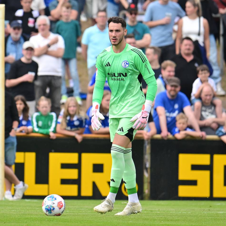 Vor Pokalspiel in Darmstadt: Geduldsprobe für Schalke-Torwart Heekeren geht wohl weiter