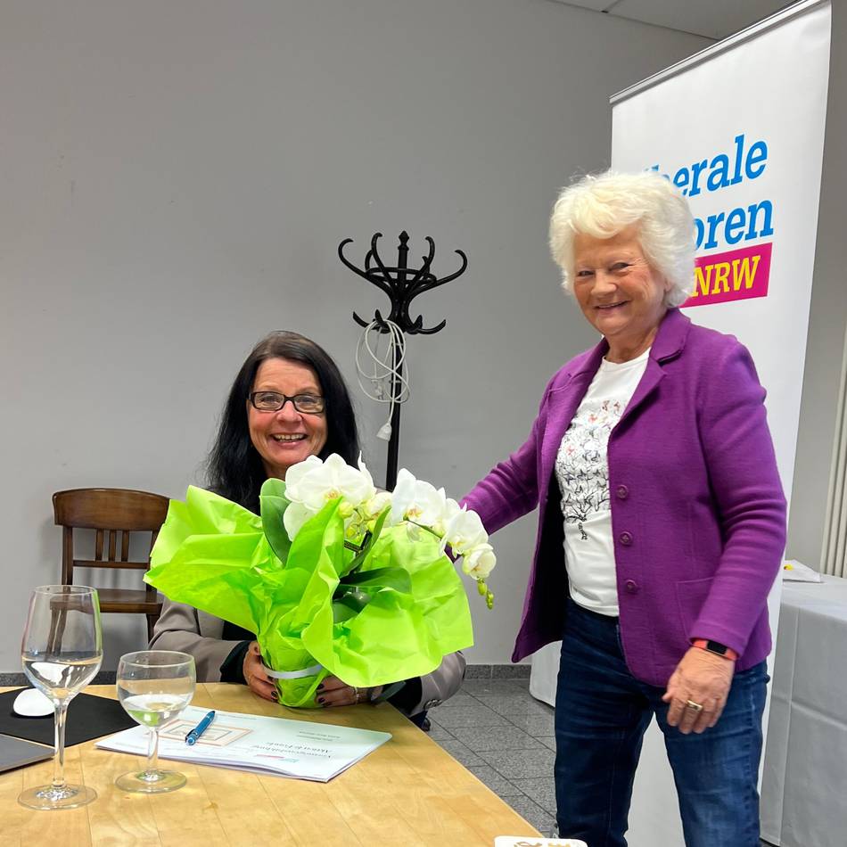 FDP und Liberale Senioren in Dormagen: Aktien, Gold, Fonds – Tipps einer Wirtschaftspsychologin