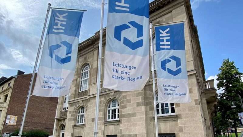 Kriminalität in Mönchengladbach: Dreiste Diebe stehlen mitten am Tag Technik aus IHK-Gebäude