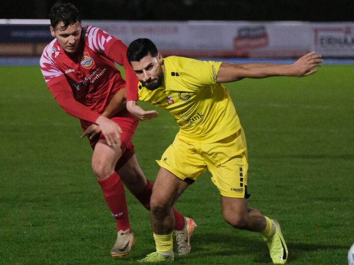 Topspiel in der Fußball-Oberliga: Ratingen 04/19 und SV Sonsbeck bieten spät Spektakel