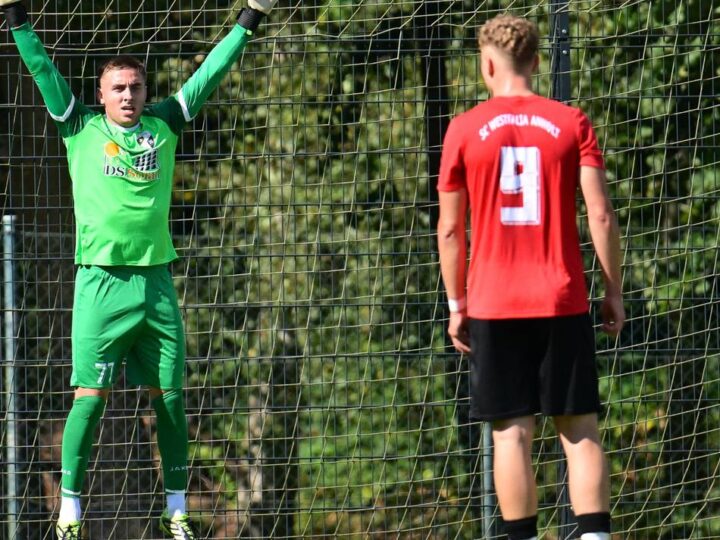 Spitzenreiter VfL Rhede wartet: Jan Kallen ist die neue Nummer eins beim TuS Xanten