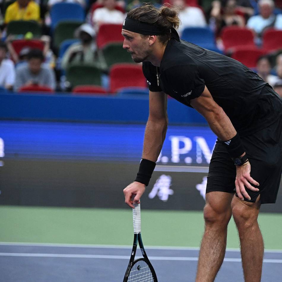 „Es ist echt ein Kampf“: Zverev muss wieder zum Arzt – Kritik an hartem Tennisjahr