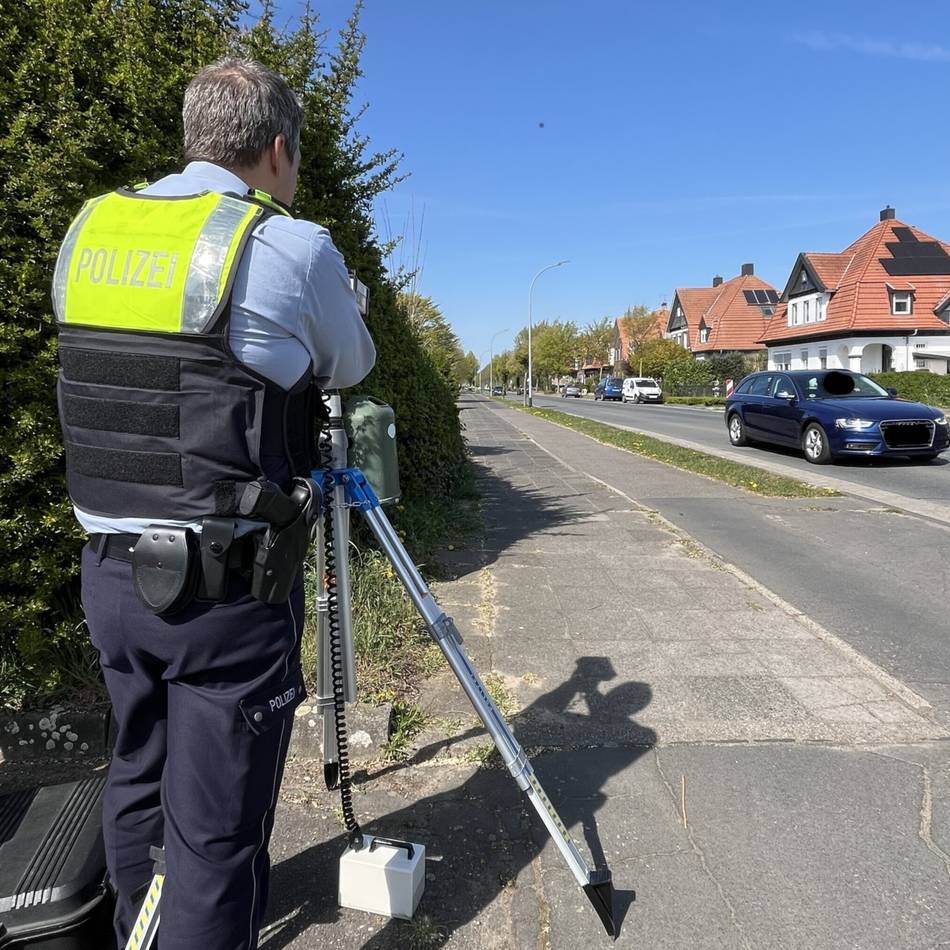 Wochenbilanz der Verkehrskontrollen: Polizei erwischt 283 Temposünder im Kreis Kleve