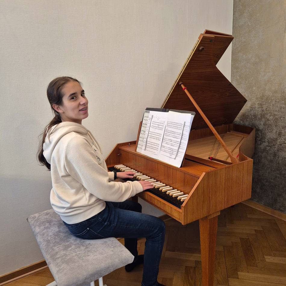 Großzügige Spende: Ein Cembalo für ein junges Musiktalent aus Mönchengladbach