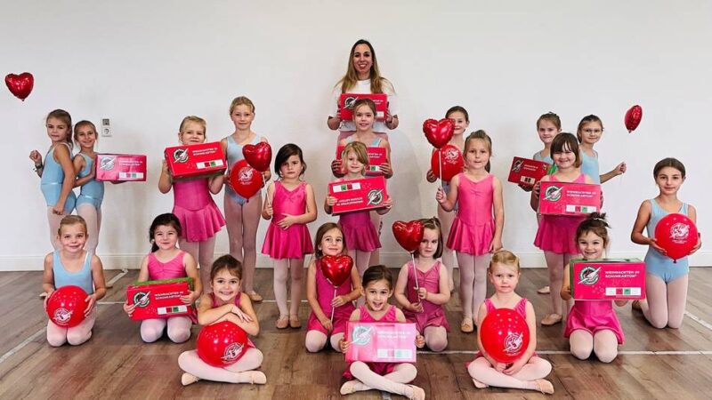 Annahmestelle beim Tanzstudio 8counts in Geldern: Mitmachen bei „Weihnachten im Schuhkarton“