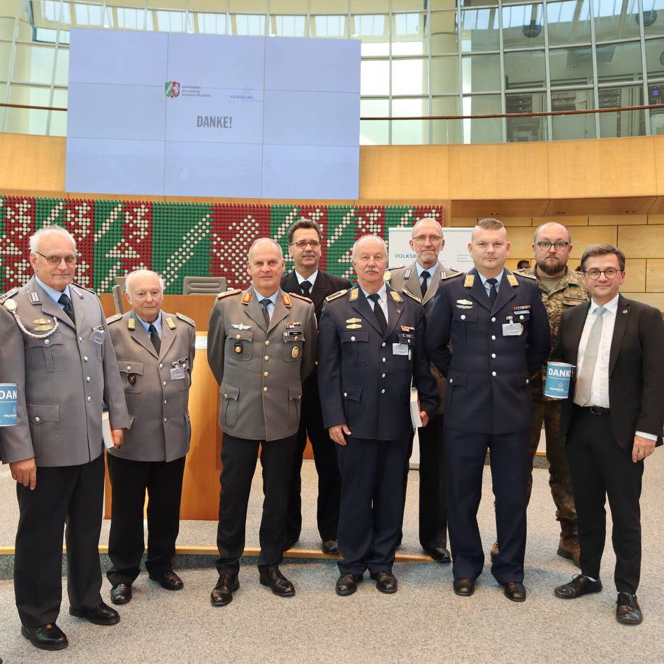 Einladung aus Düsseldorf: Dormagener Reservisten im Landtag