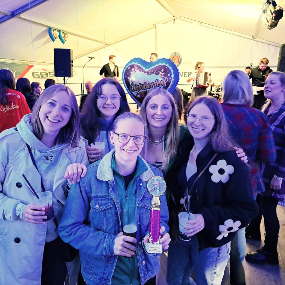 Oktoberfeststimmung auf dem Hückeswagener Sportplatz: RSV 09 feiert Wiesnfest mit „Kaschämm“