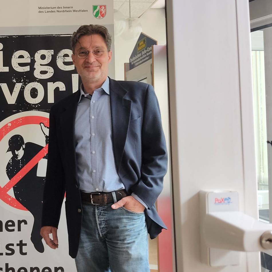 Hausbesuche in Krefeld: Wie die Polizei beim Einbruchschutz hilft