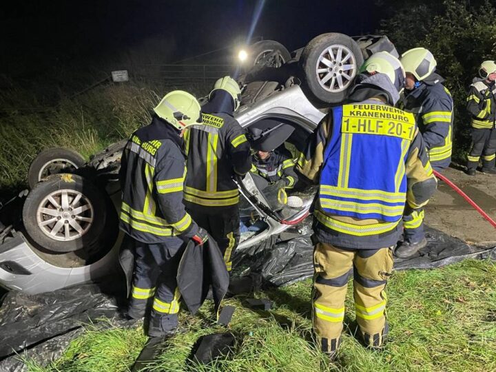Scheunenbrand und Autounfall: So übt Kranenburgs Feuerwehr für den Ernstfall