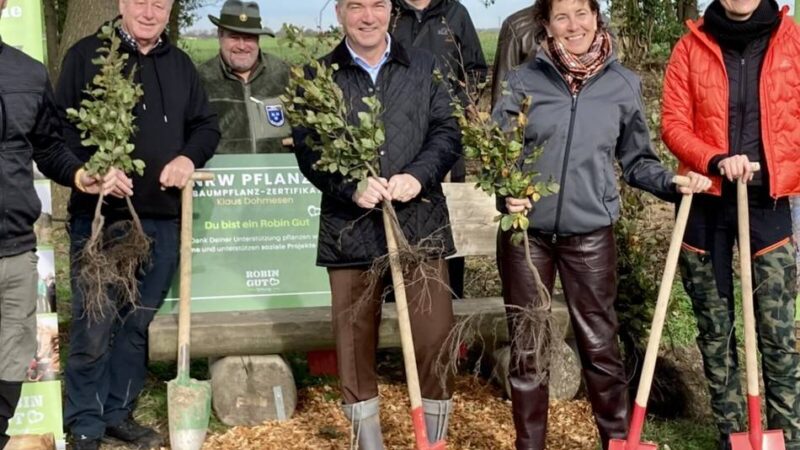 Robin Gut pflanzt eine Million Bäume in ganz NRW: Viersen ist Auftakt für 396 Baumprojekte in NRW