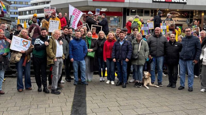 Protest in Leverkusen: Mahnwache mit 50 Teilnehmern in Wiesdorf