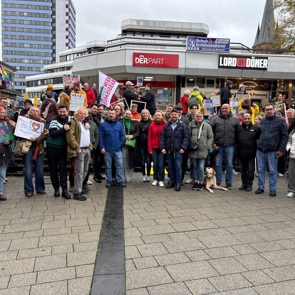 Protest in Leverkusen: Mahnwache mit 50 Teilnehmern in Wiesdorf