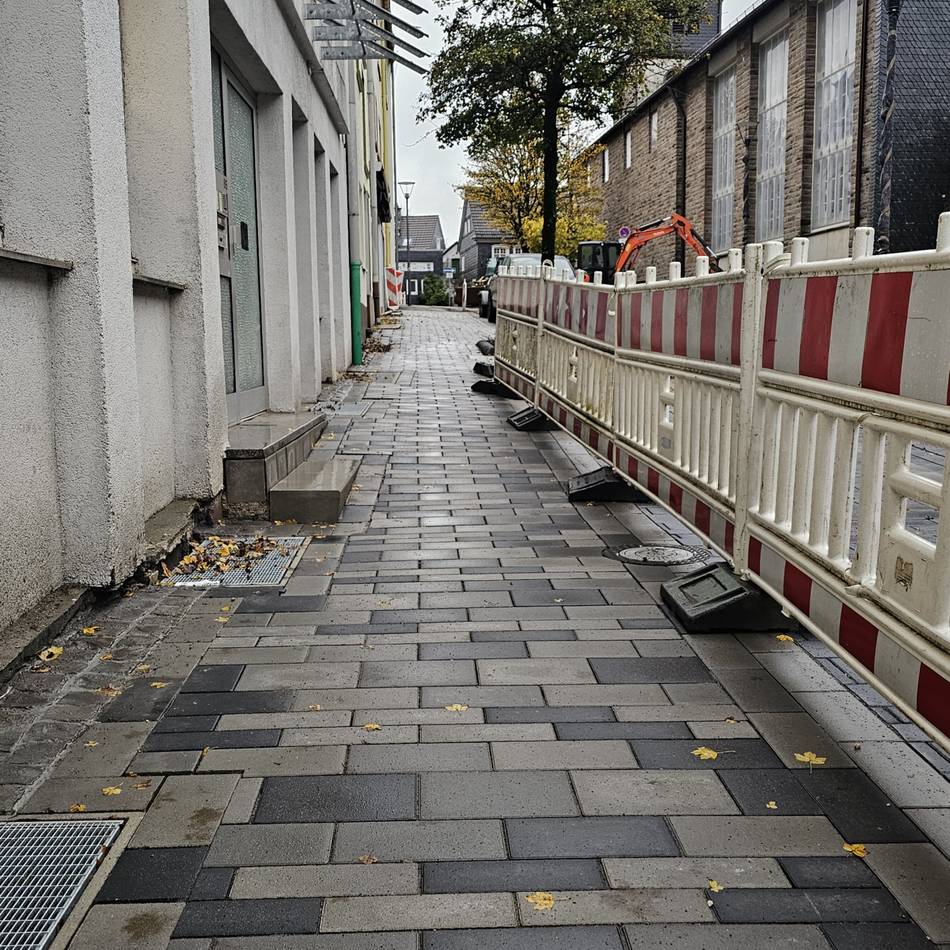 Baustelle Bischof-Bornewasser-Straße in Radevormwald: Leser kritisiert „Berg- und Talfahrt“ an neuem Gehweg
