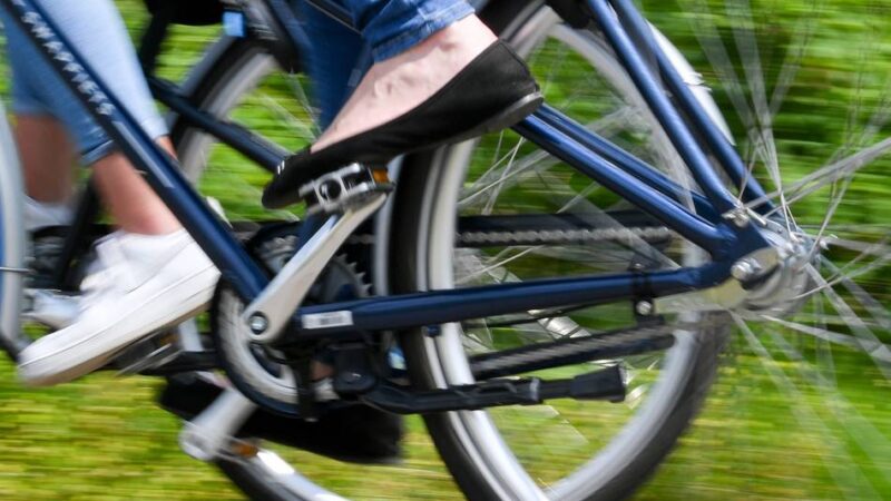 Hückeswagenerin vor dem Wipperfürther Amtsgericht: Autofahrerin (22) touchiert Radfahrer im Kreisverkehr