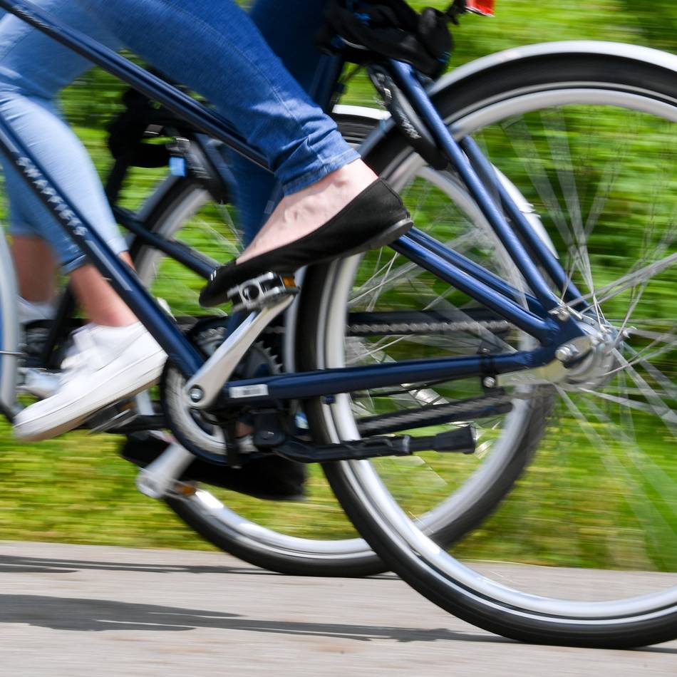 Hückeswagenerin vor dem Wipperfürther Amtsgericht: Autofahrerin (22) touchiert Radfahrer im Kreisverkehr