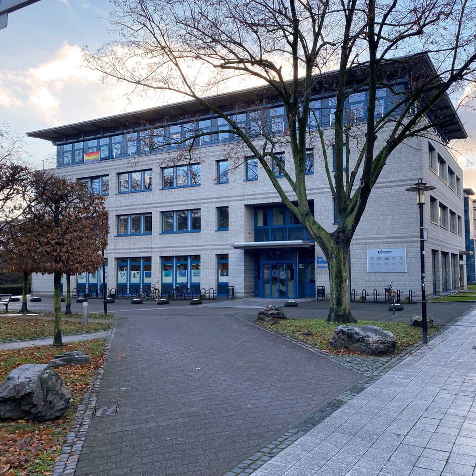 Biometrische Passfotos: Fotostationen für das Dormagener Bürgeramt