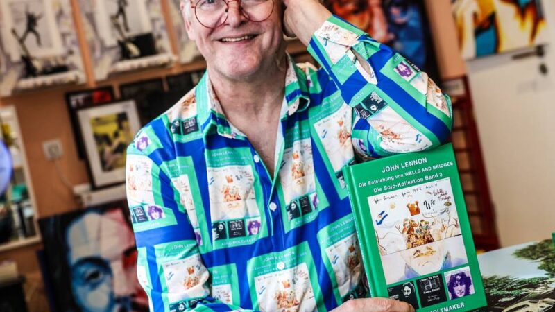 Autor und Sammler Azing Moltmaker in Neuss: „Die Beatles sind mein Leben“