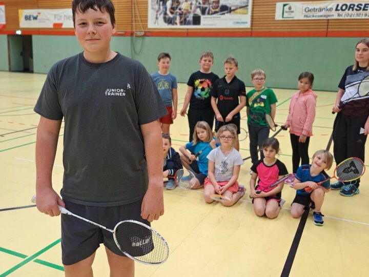 Turnerbund Hückeswagen: Juniortrainer im Badminton mit 14 Jahren