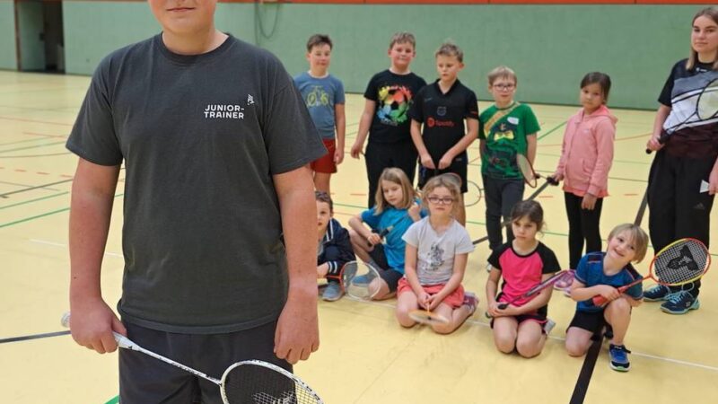 Turnerbund Hückeswagen: Juniortrainer im Badminton mit 14 Jahren