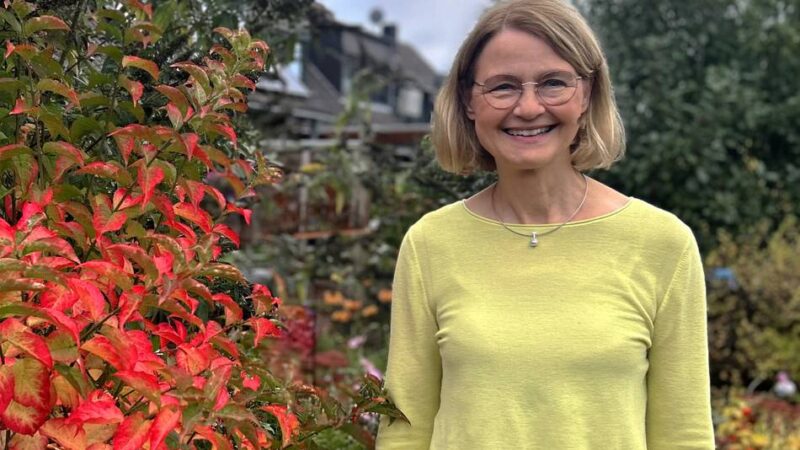 Zwischen Beerdigung und Hochzeit in Dormagen: „Trauern, feiern, würdigen“ – wie eine Rednerin den richtigen Ton findet