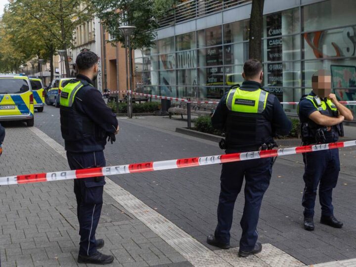Bluttat in Krefeld: 19-Jähriger nach Messerattacke außer Lebensgefahr