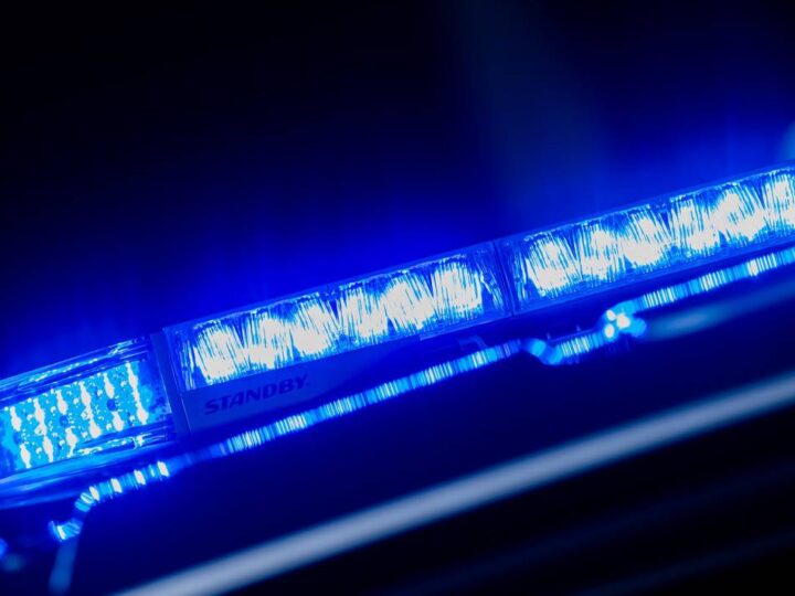Versuchte Unfallflucht in Mönchengladbach: Alkoholisierter Fahrer beschädigt Autos – und hat keinen Führerschein