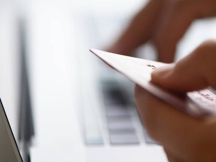 Bürger wurden angeschrieben: Stadt Hilden warnt vor betrügerischen Mails