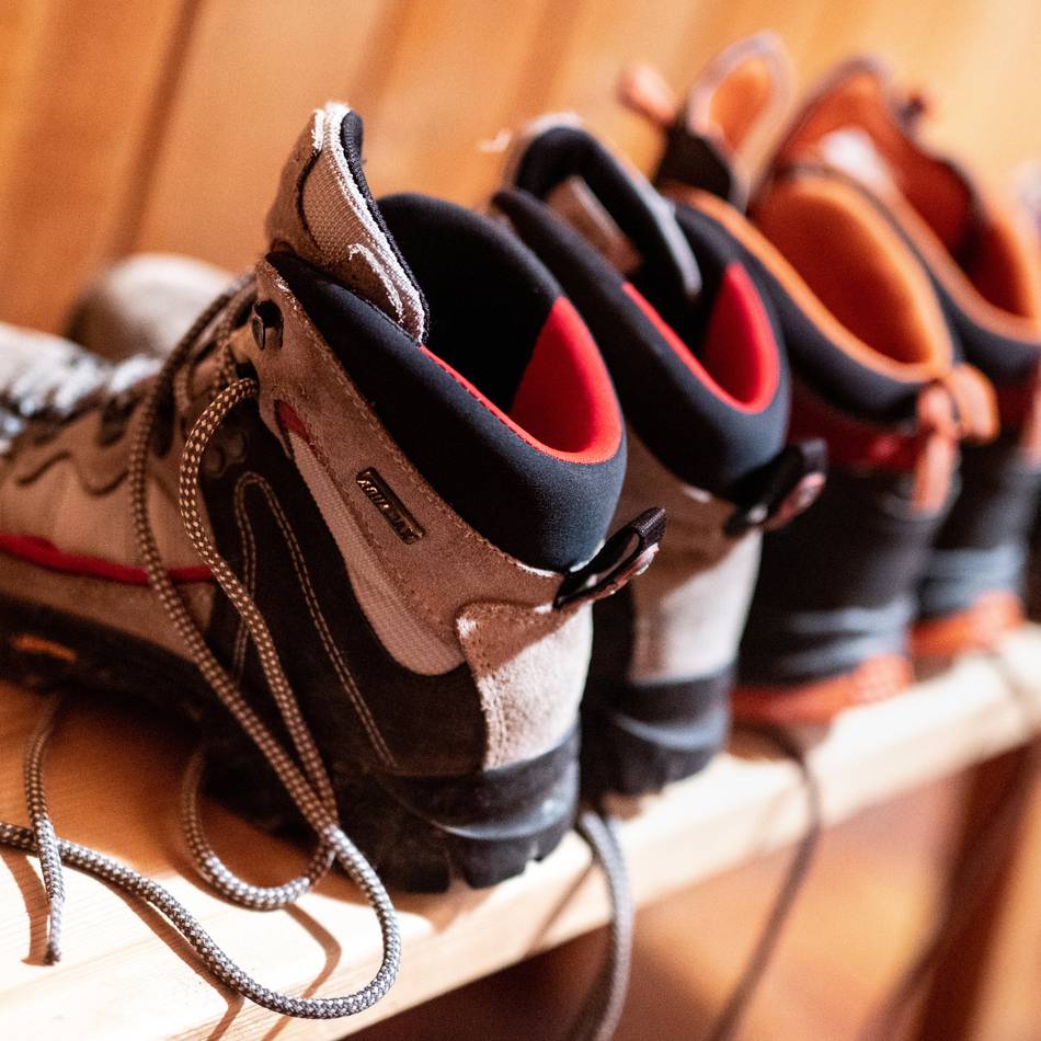 Samstagnachmittag im Weseler Kolpinghaus: „Jeder Schuh tut gut“ – Kolping-Sammelaktion für guten Zweck