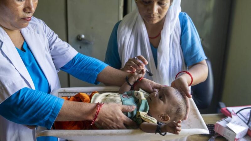 Radevormwalder organisieren Basar für Hilfswerk: Erlös des Andheri-Basars geht erstmals nach Nepal