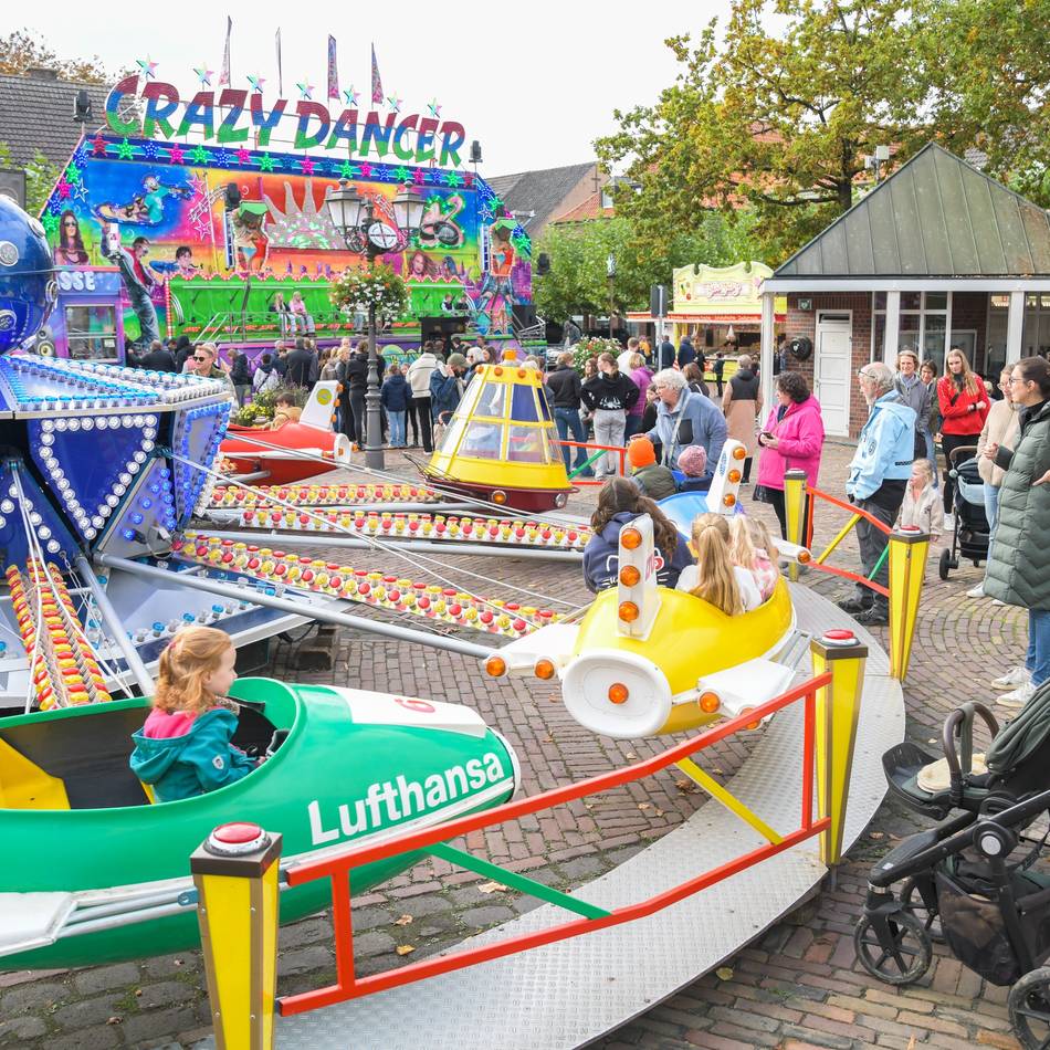 Noch bis Dienstag: Auch ohne Fliegen brummt’s auf Uedems Kirmes