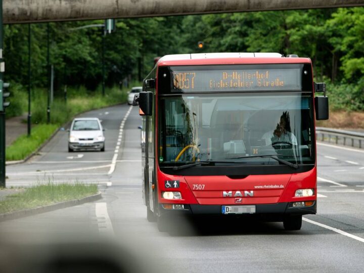 Verkehr in Düsseldorf: Sperrung der A59 – Rheinbahn baut Kapazitäten aus