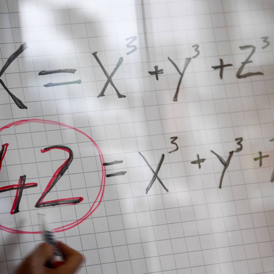 Noten aufbessern bei der VHS: Noch Plätze frei im Mathe-Ferienkurs für Oberstufenschüler in Neuss