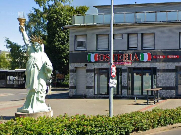 Im März am Konrad-Adenauer-Platz abgebaut: Erkelenz versteigert die Freiheitsstatue