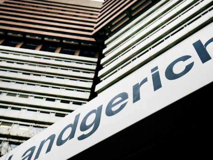 Prozess am Landgericht Köln: Gastronom erkennt Ex-Angestellten auf Video als Einbrecher