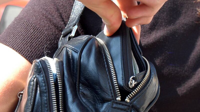 Kriminalität in Mönchengladbach: Polizei und NEW zeigen in Bussen Spot gegen Taschendiebstahl