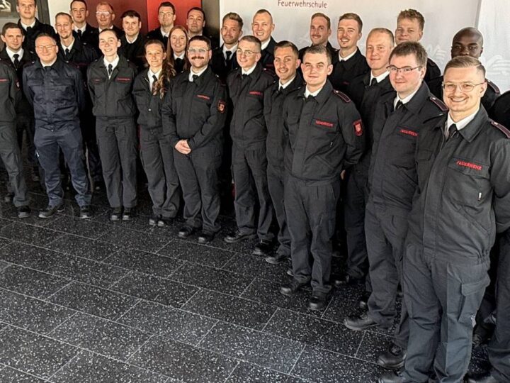 Ausbildung von Feuerwehrleuten: Achter Lehrgang an Kreisfeuerwehrschule startet