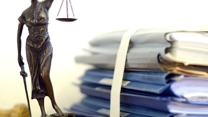 Radevormwalderin vor dem Wipperfürther Amtsgericht: Eine komplett zerrüttete Elternsituation